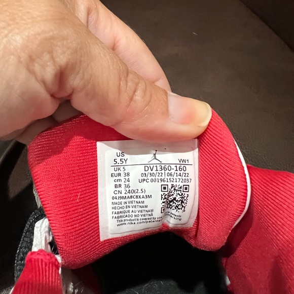 Nike Air Jordan! Size 5.5 excellent condition! Quick shipping! - Picture 2 of 4